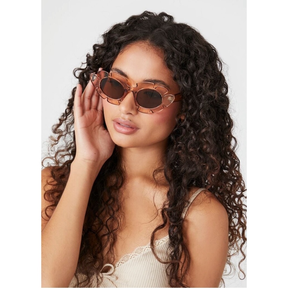 Leaf Frame Sunglasses